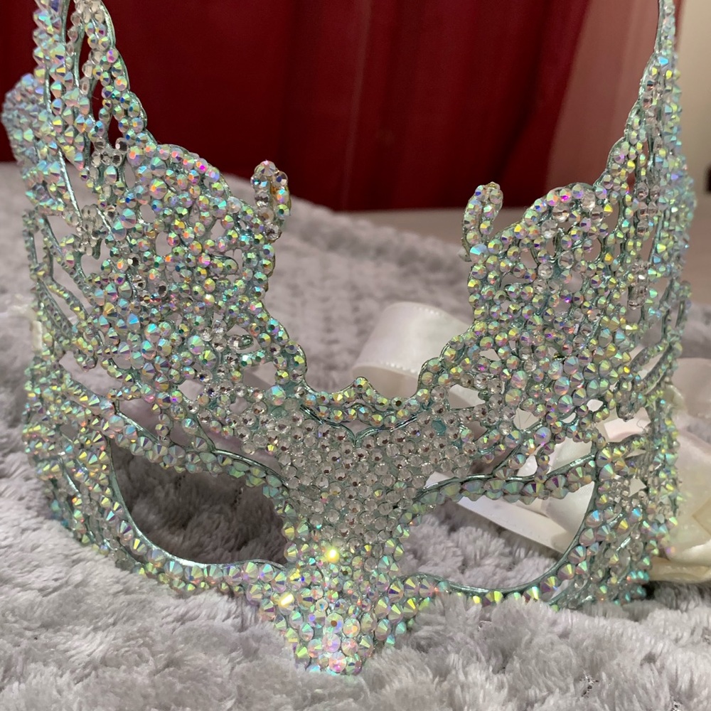 Masquerade Mask  swarovski Crystal